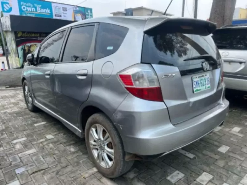 Honda Fit   - 2009