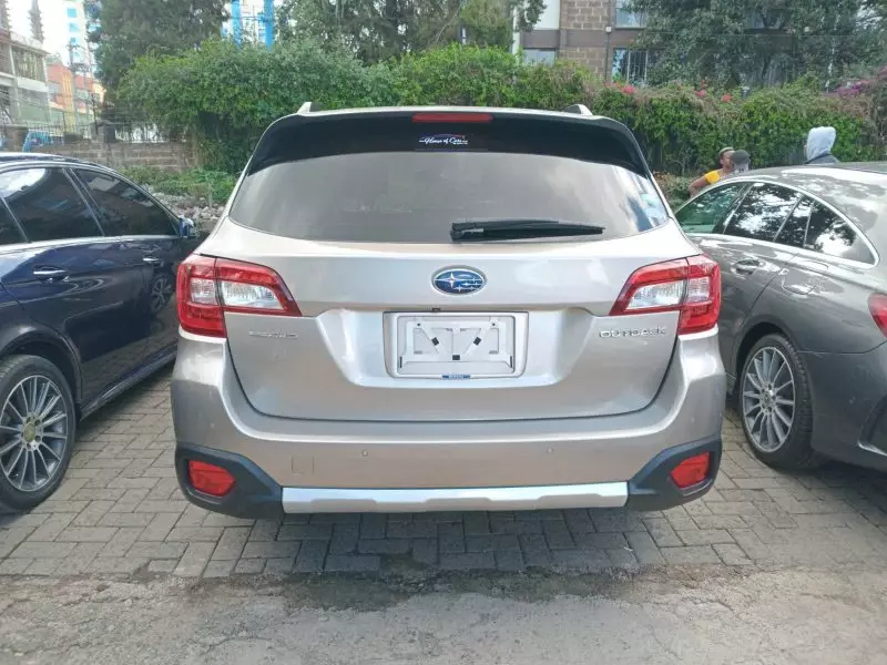 Subaru Outback   - 2018