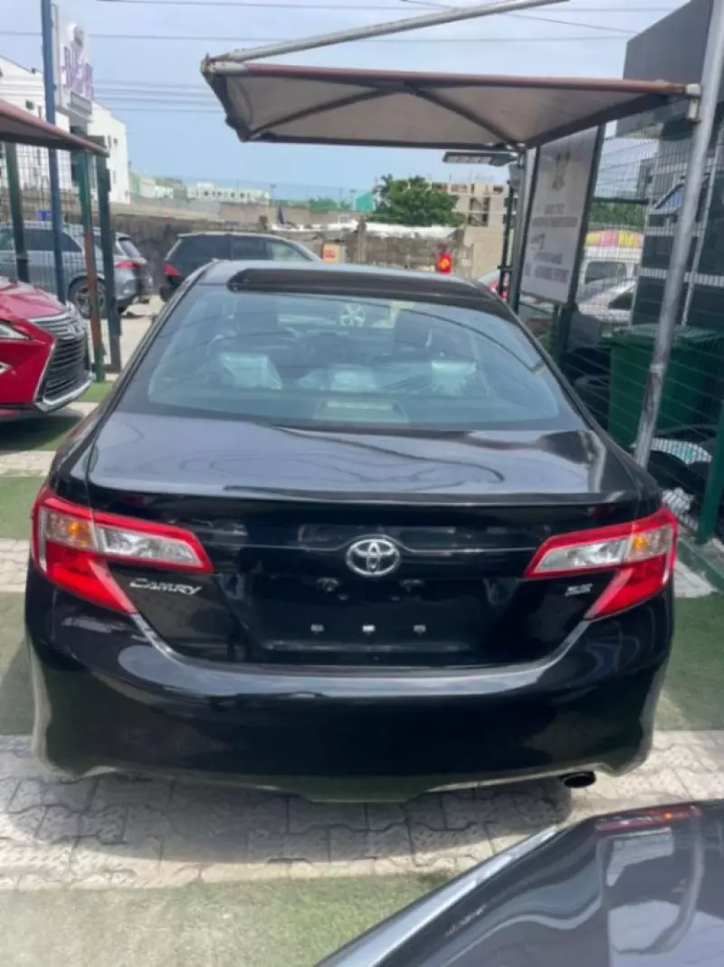 Toyota camry   - 2014