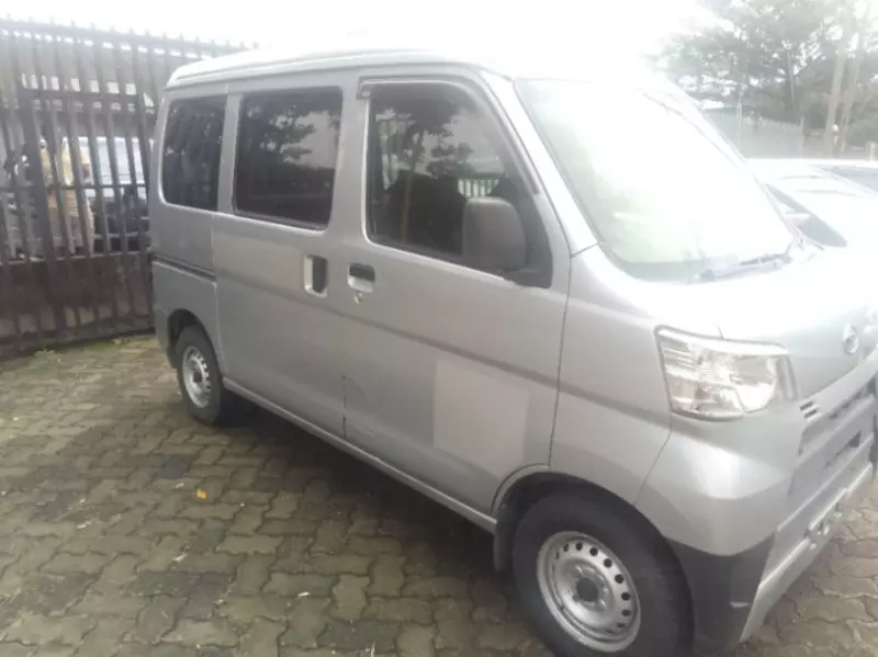 Daihatsu Hijet   - 2018