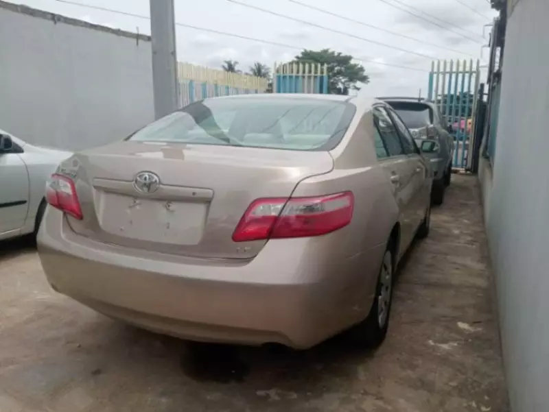 Toyota Camry   - 2008
