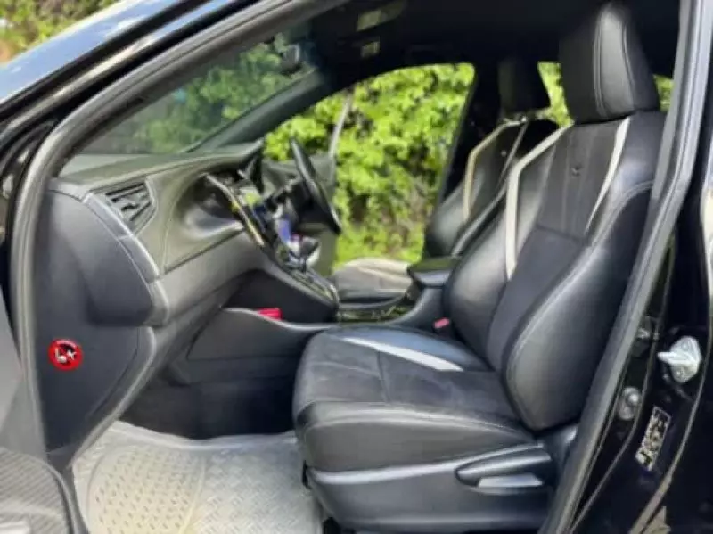 Toyota Harrier   - 2018