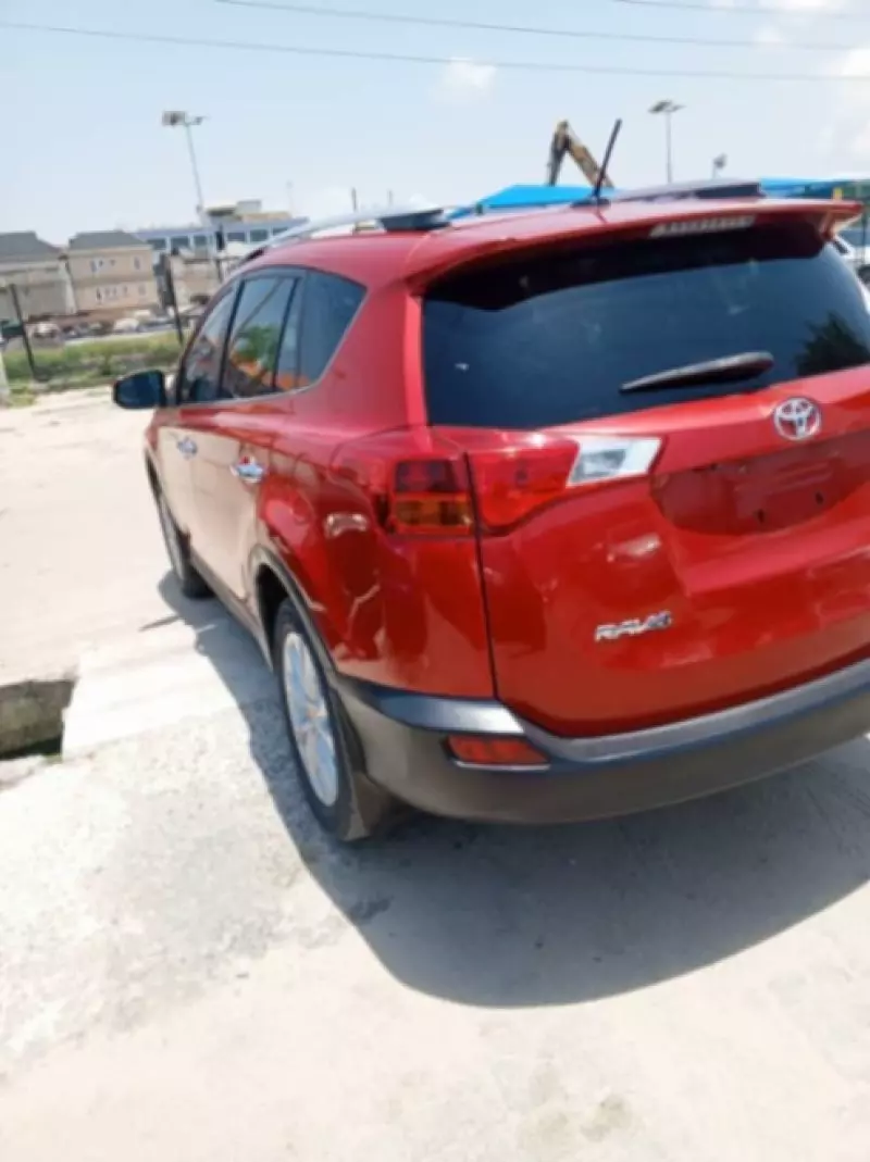 Toyota RAV4   - 2015