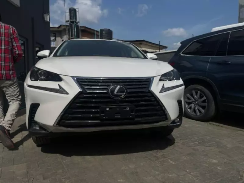 Lexus NX   - 2021