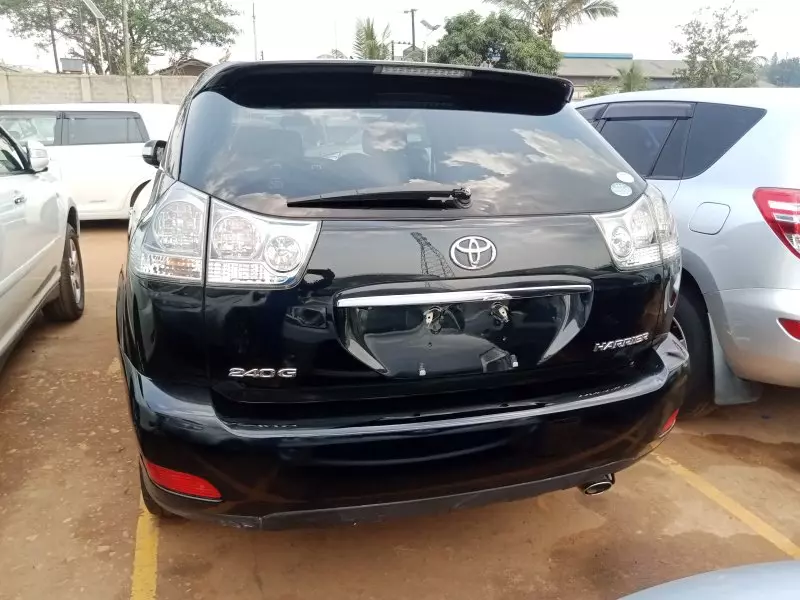 Toyota Harrier   - 2011