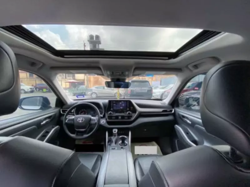 Toyota Highlander   - 2021
