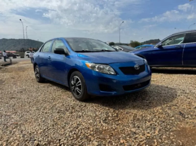 Toyota Corolla   - 2009