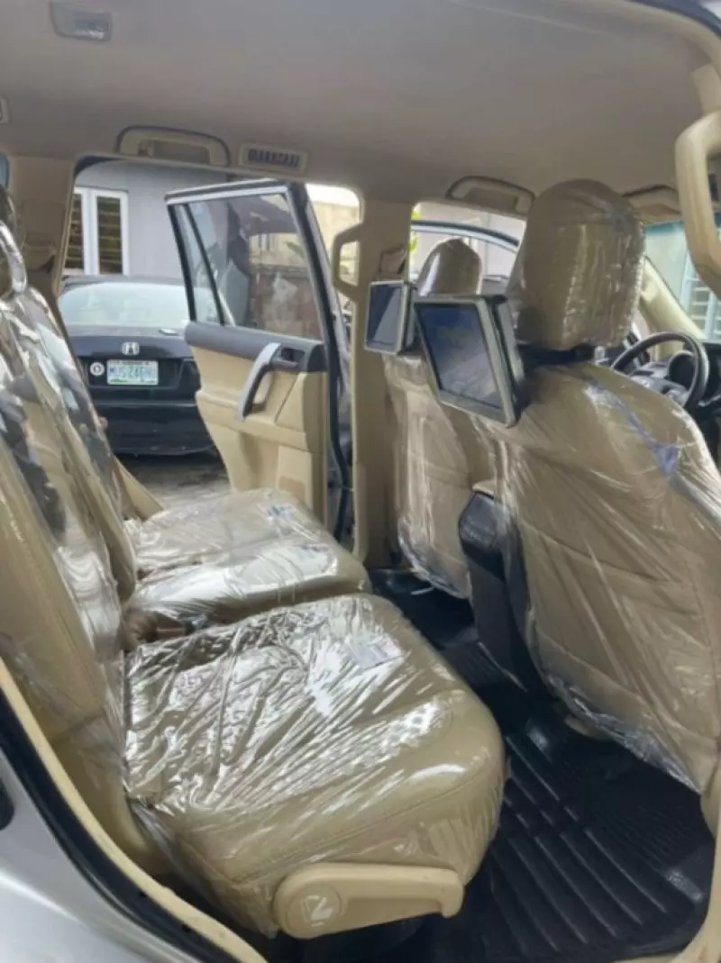 Toyota Land Cruiser   - 2017