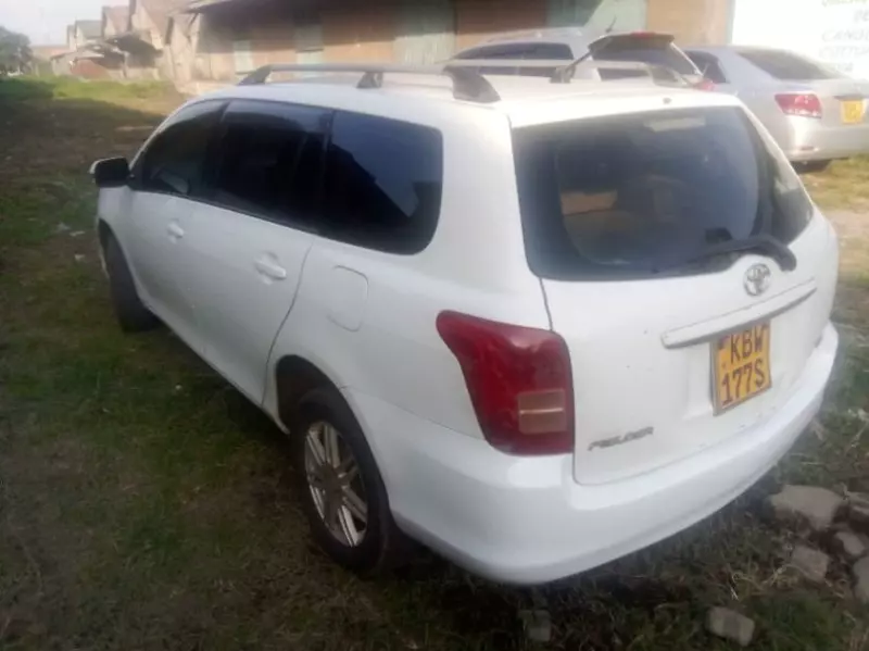 Toyota Fielder    - 2006