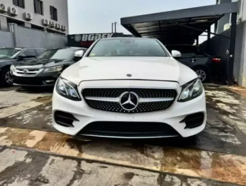 Mercedes-Benz E 300   - 2019