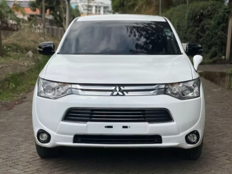 Mitsubishi OUTLANDER   - 2014