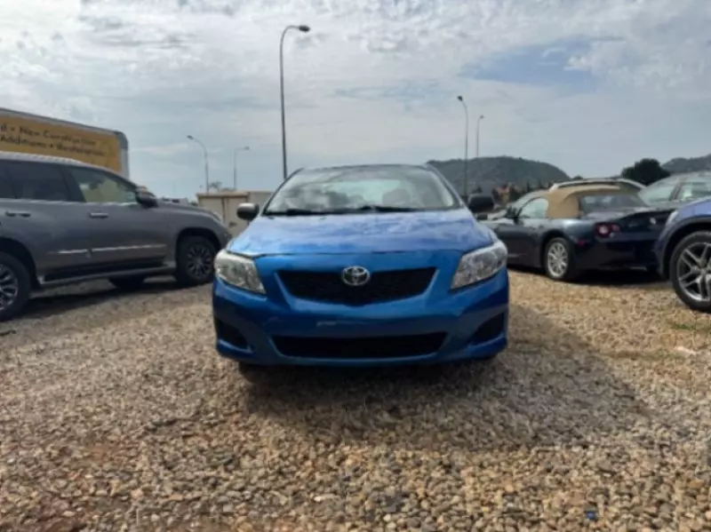 Toyota Corolla   - 2009
