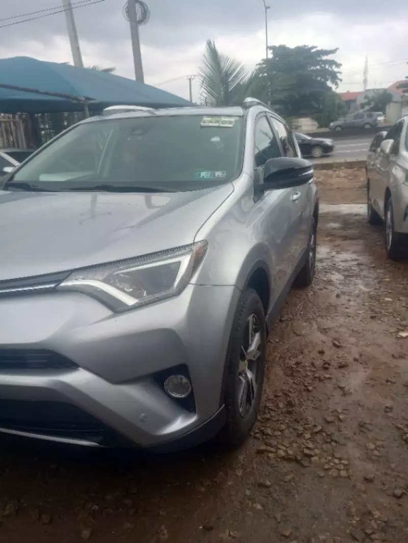 Toyota RAV 4   - 2016
