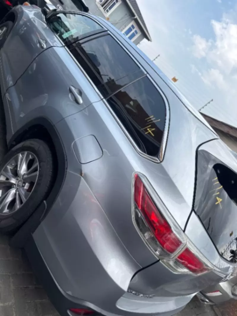 Toyota Highlander   - 2014