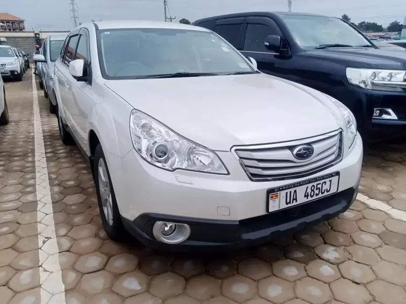 Subaru Outback   - 2010