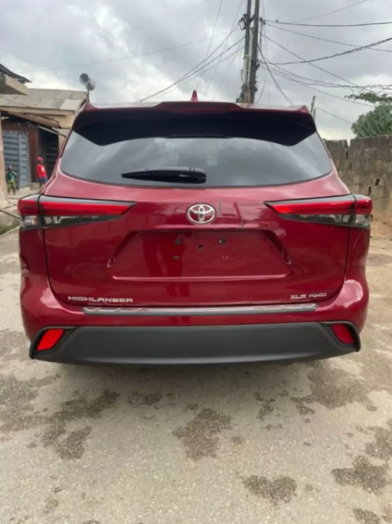 Toyota Grand Highlander   - 2021