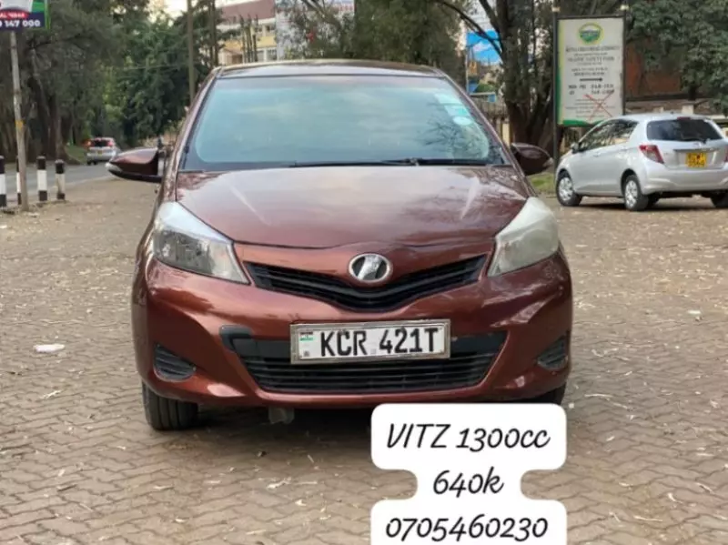 Toyota Vitz   - 2011