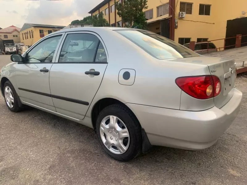 Toyota corolla   - 2003