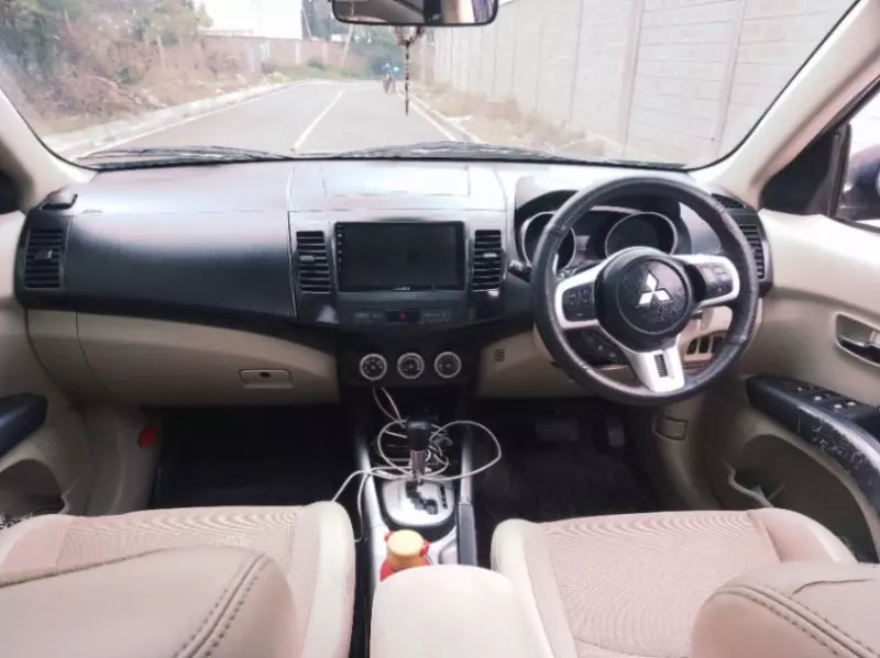 Mitsubishi OUTLANDER   - 2008