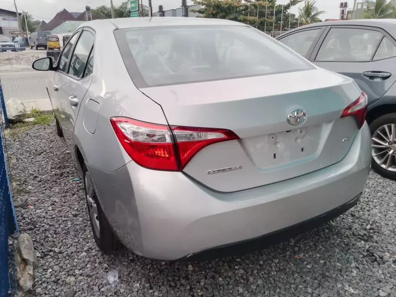 Toyota Corolla   - 2016