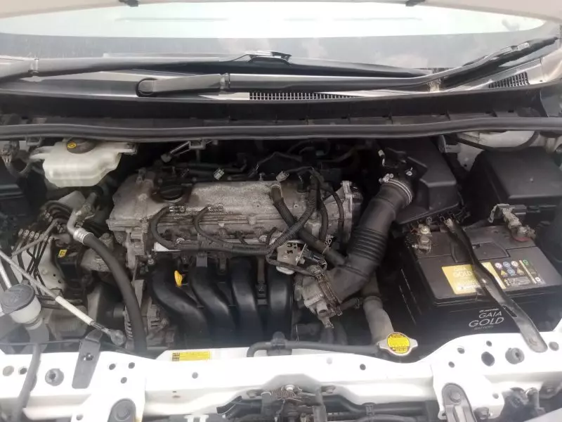 Toyota Noah   - 2014