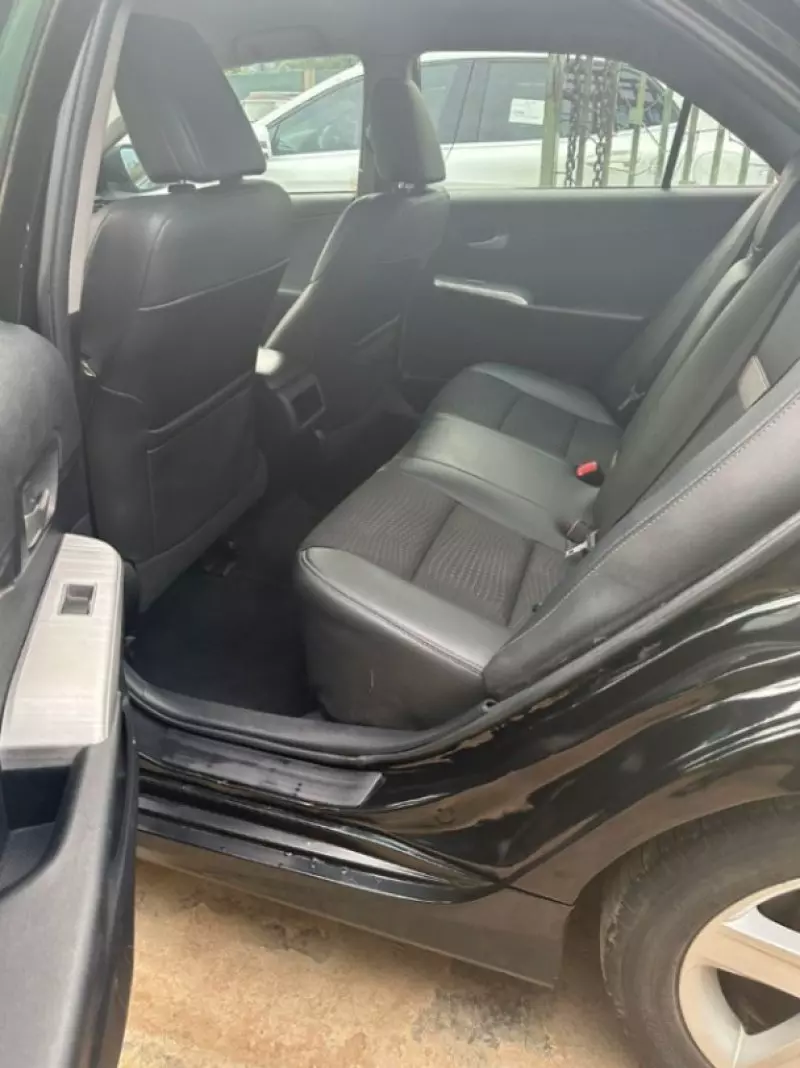 Toyota Camry   - 2012