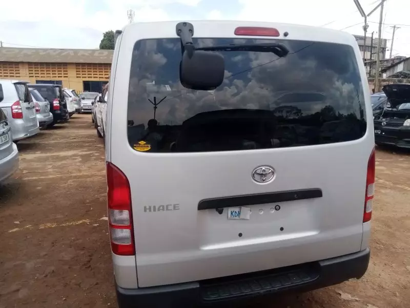 Toyota Hiace   - 2013