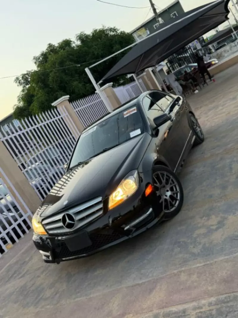 Mercedes-Benz C 300   - 2013