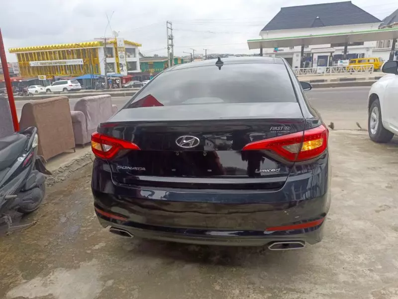 Hyundai Sonata   - 2015