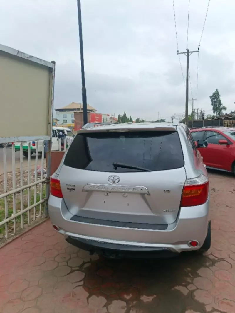 Toyota Highlander   - 2009