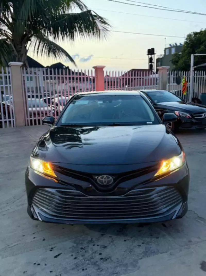 Toyota Camry   - 2018