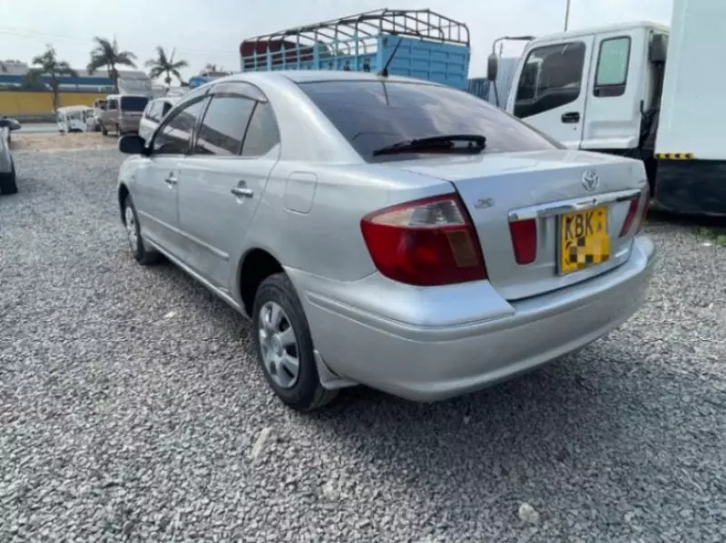 Toyota Premio    - 2010
