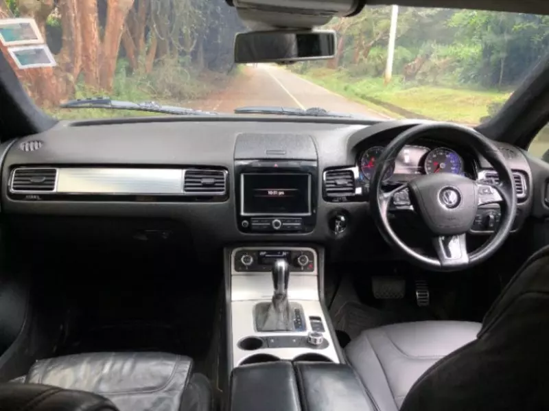 Volkswagen Touareg   - 2012