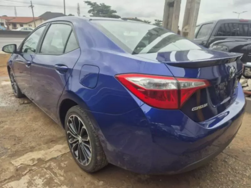 Toyota Camry   -