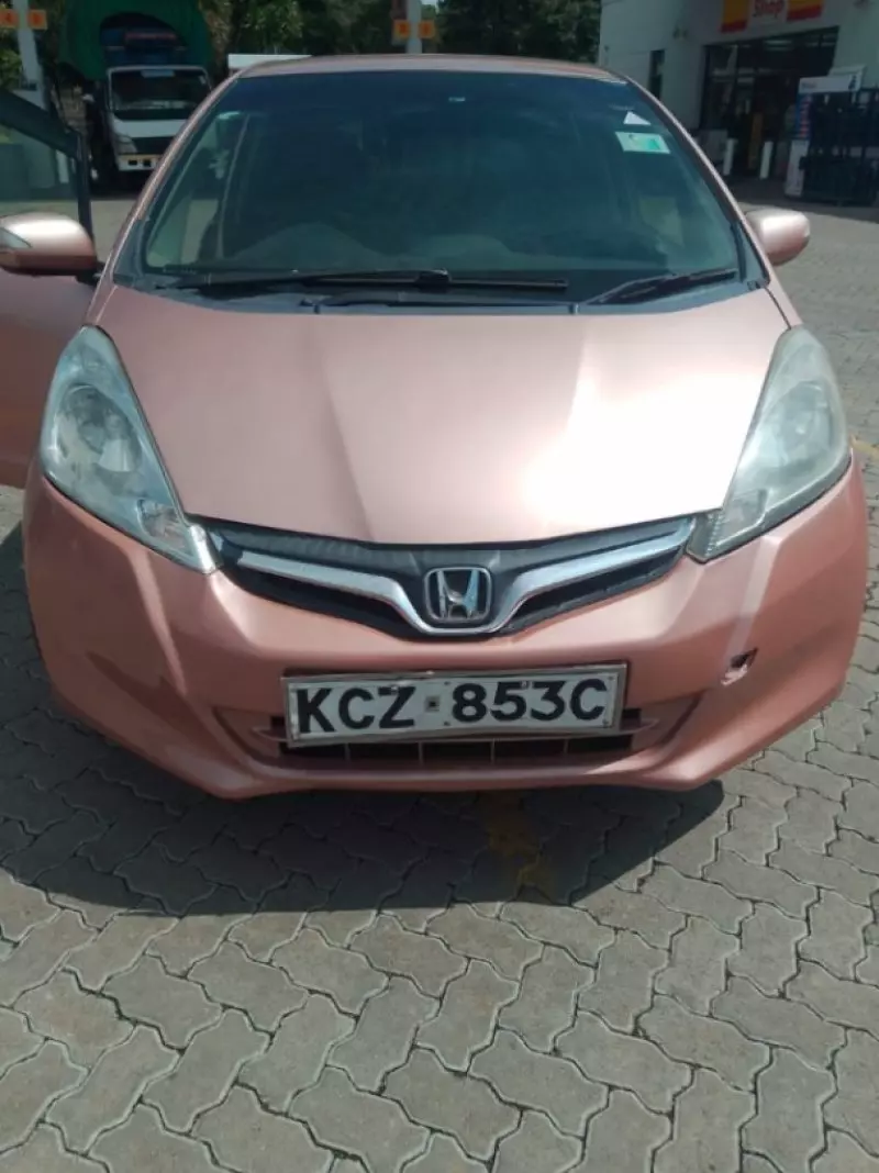 Honda Fit   - 2010