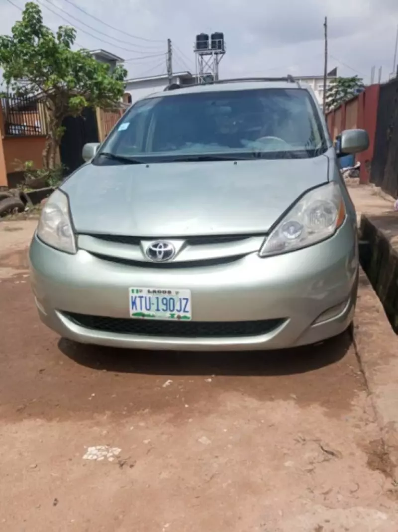 Toyota Sienna
