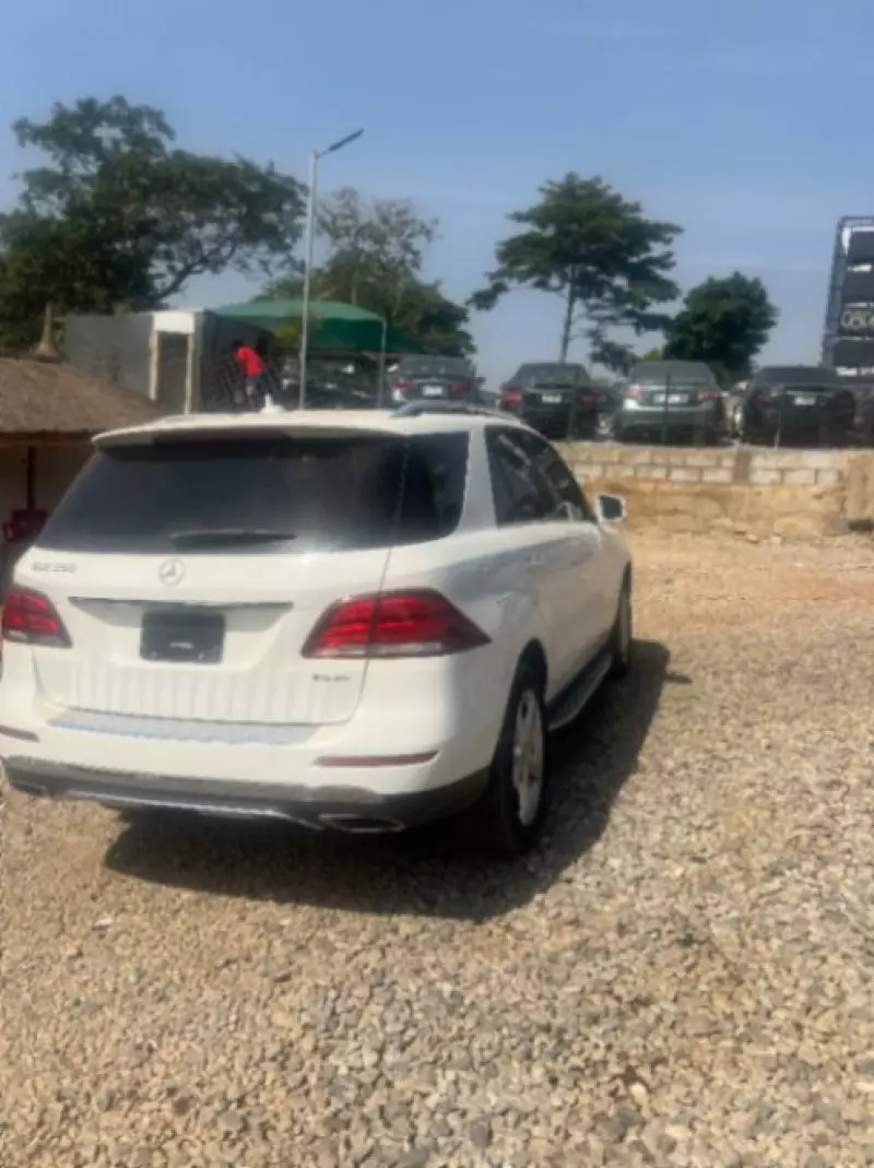 Mercedes-Benz 350   - 2016