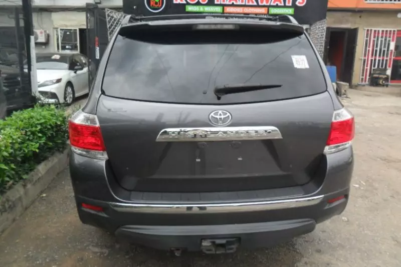 Toyota Highlander   - 2013