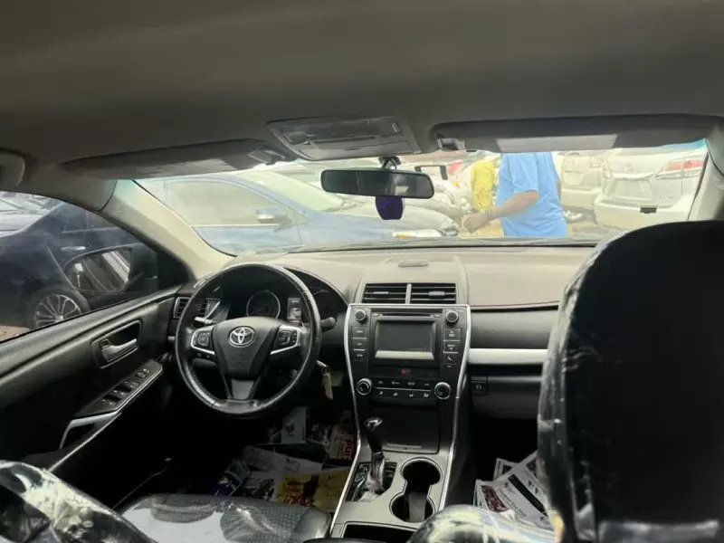 Toyota Camry   - 2016