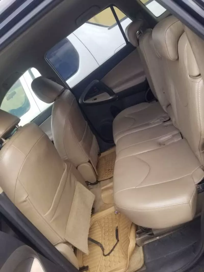 Toyota RAV 4   - 2010