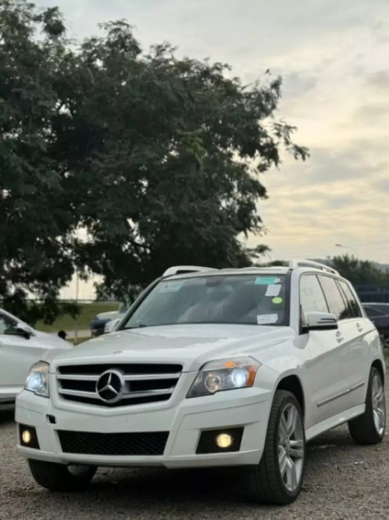 Mercedes-Benz GLK 350   - 2012