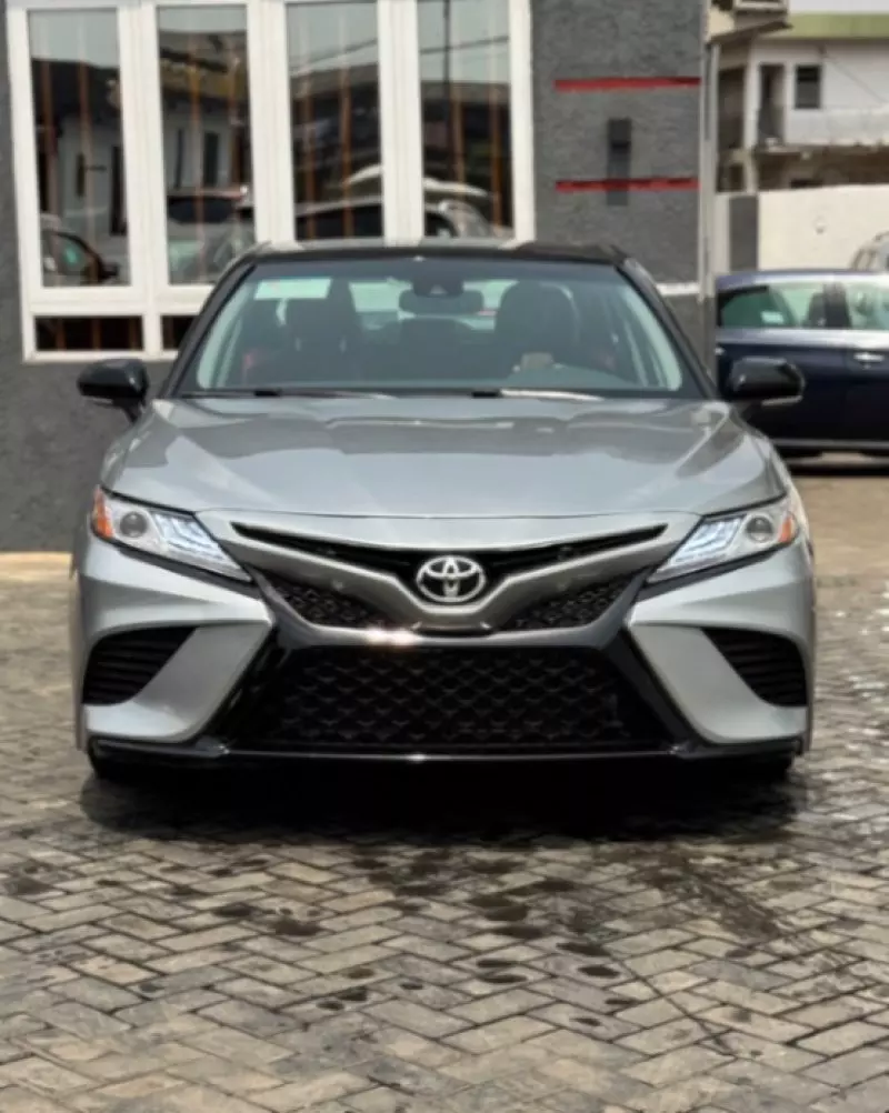 Toyota Camry   - 2019