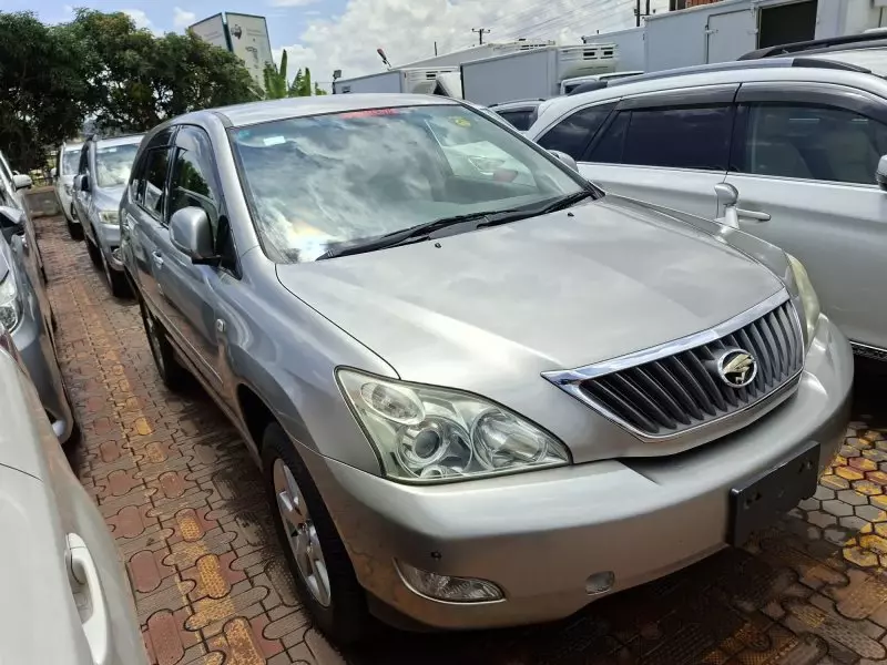 Toyota Harrier   - 2012