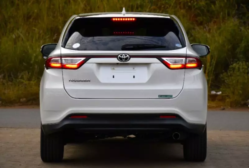 Toyota Harrier   - 2018