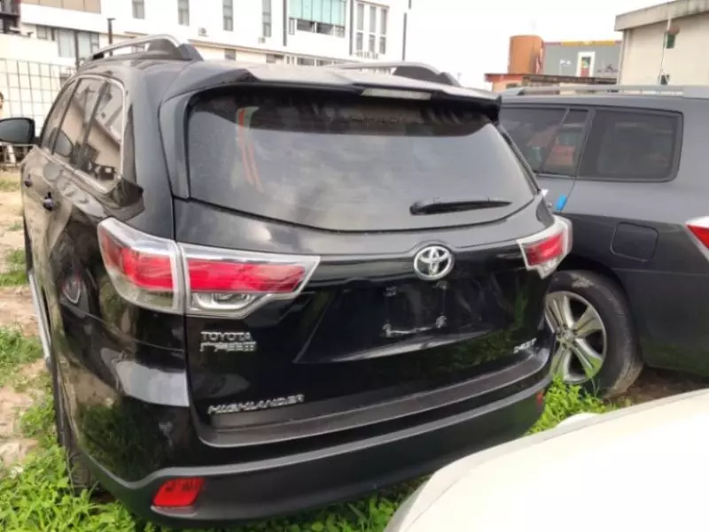 Toyota Highlander   - 2015