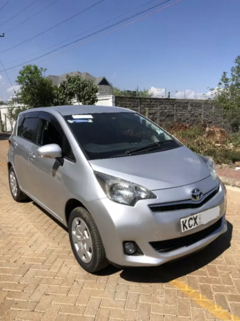 Toyota Ractis   - 2012