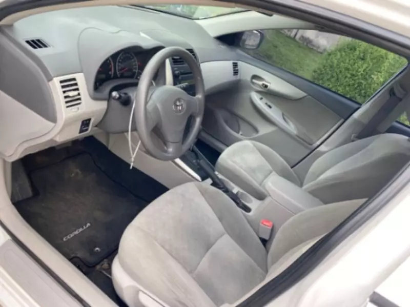 Toyota Corolla   - 2009