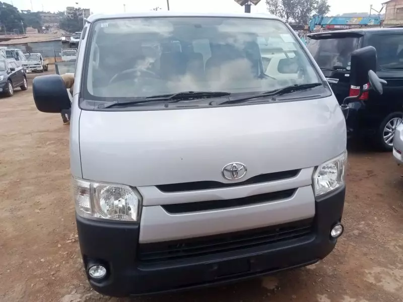 Toyota Hiace   - 2013