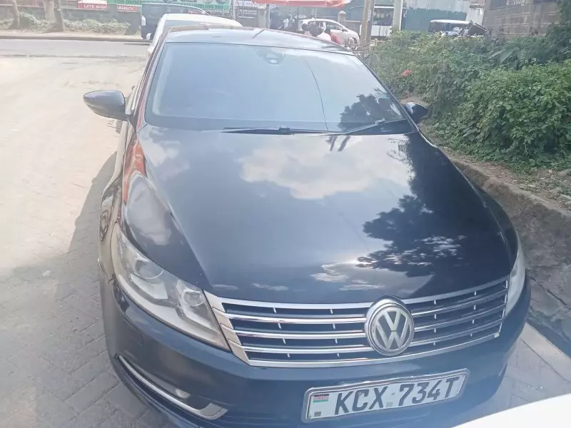 Volkswagen Passat   - 2012