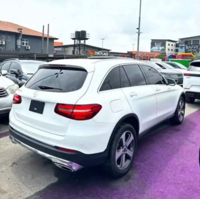 Mercedes-Benz GLC 300   - 2017
